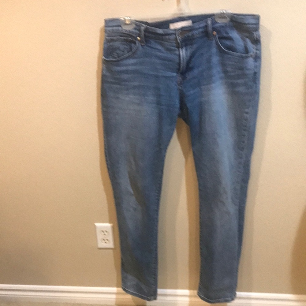 BCBGMAXAZRIA  Light Wash Straight Leg Denim Jeans-Size 28/30